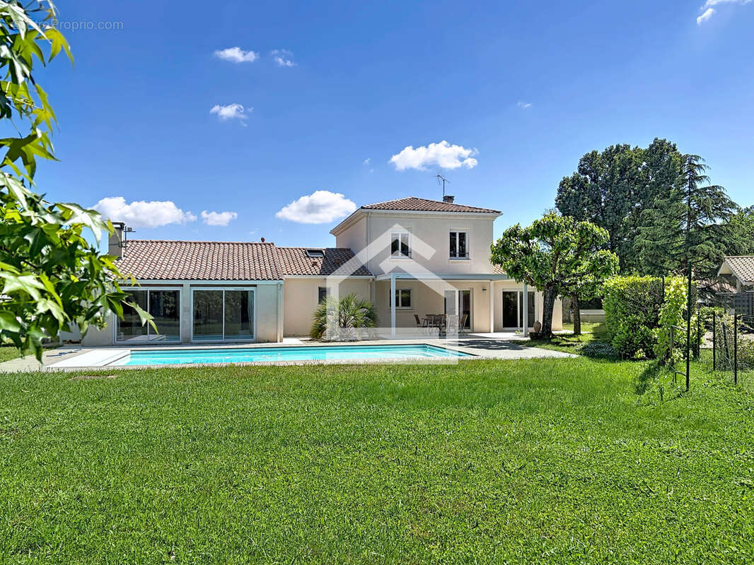 Maison à SAINT-MEDARD-EN-JALLES