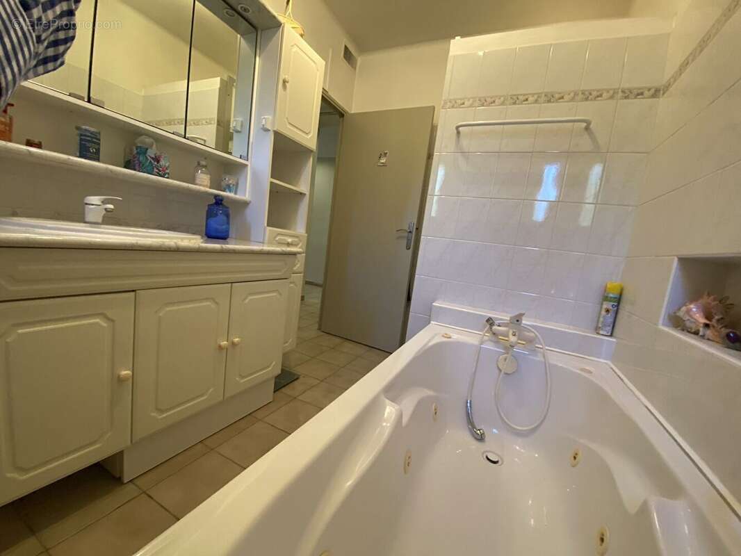 Maison à L'ISLE-SUR-LA-SORGUE