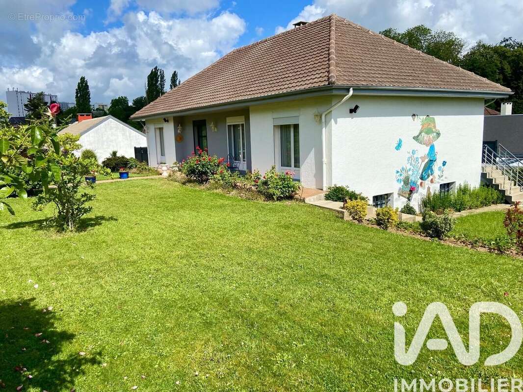 Photo 2 - Maison à SAINT-QUENTIN
