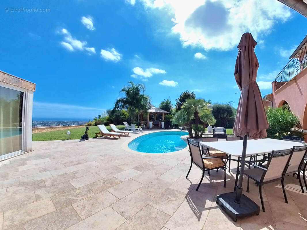 Maison à SAINT-LAURENT-DU-VAR