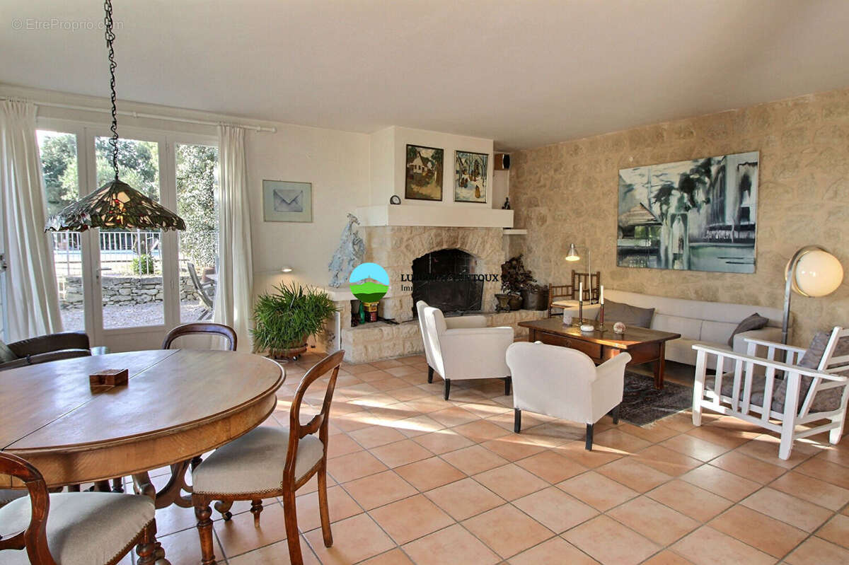 Maison à LE BARROUX