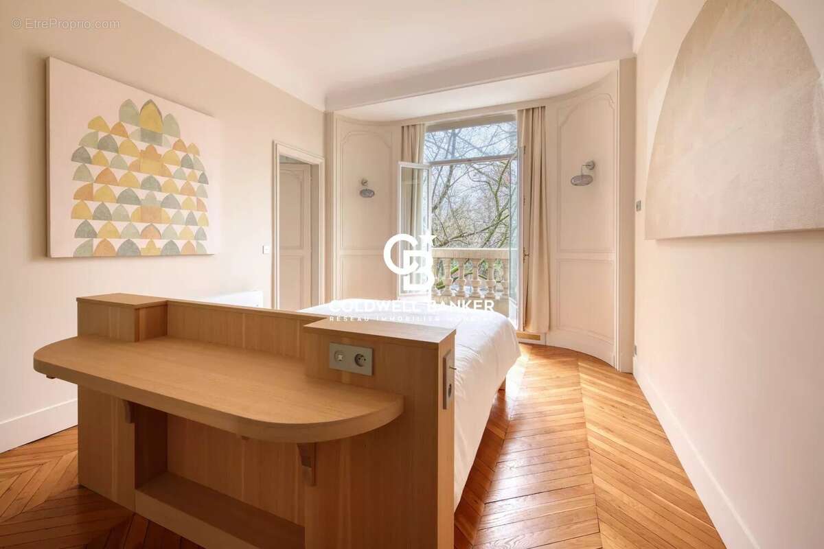 Appartement à PARIS-7E