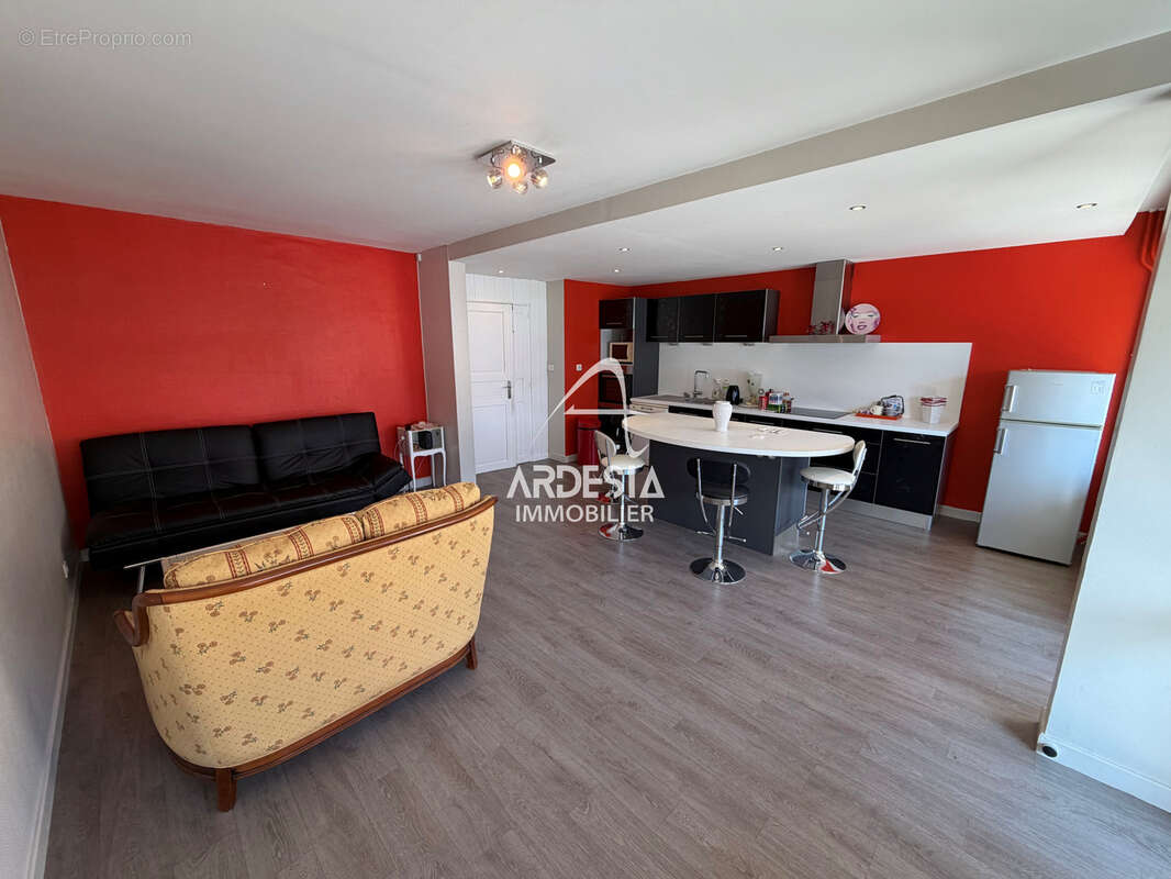 Bel appartement T3 avec grand balcon   Saint-Jean-de-Maurienne - photo 2