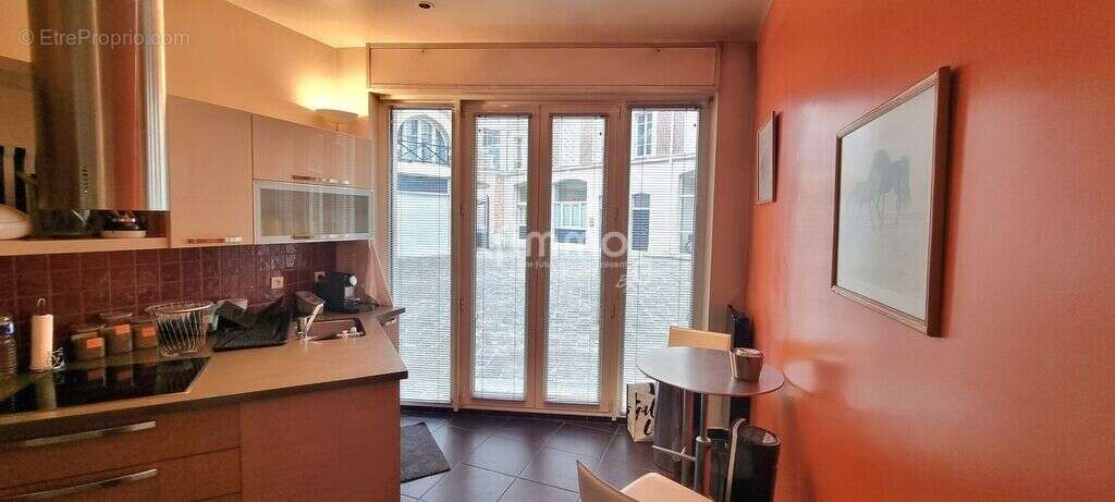 Appartement à PARIS-8E
