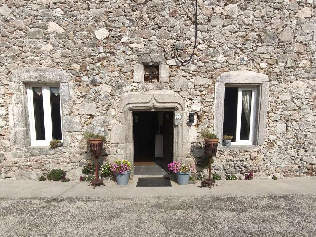 Domaine de Campagne Élégant du XIIIe Siècle avec Bois, Camping & Dépendances - photo 20
