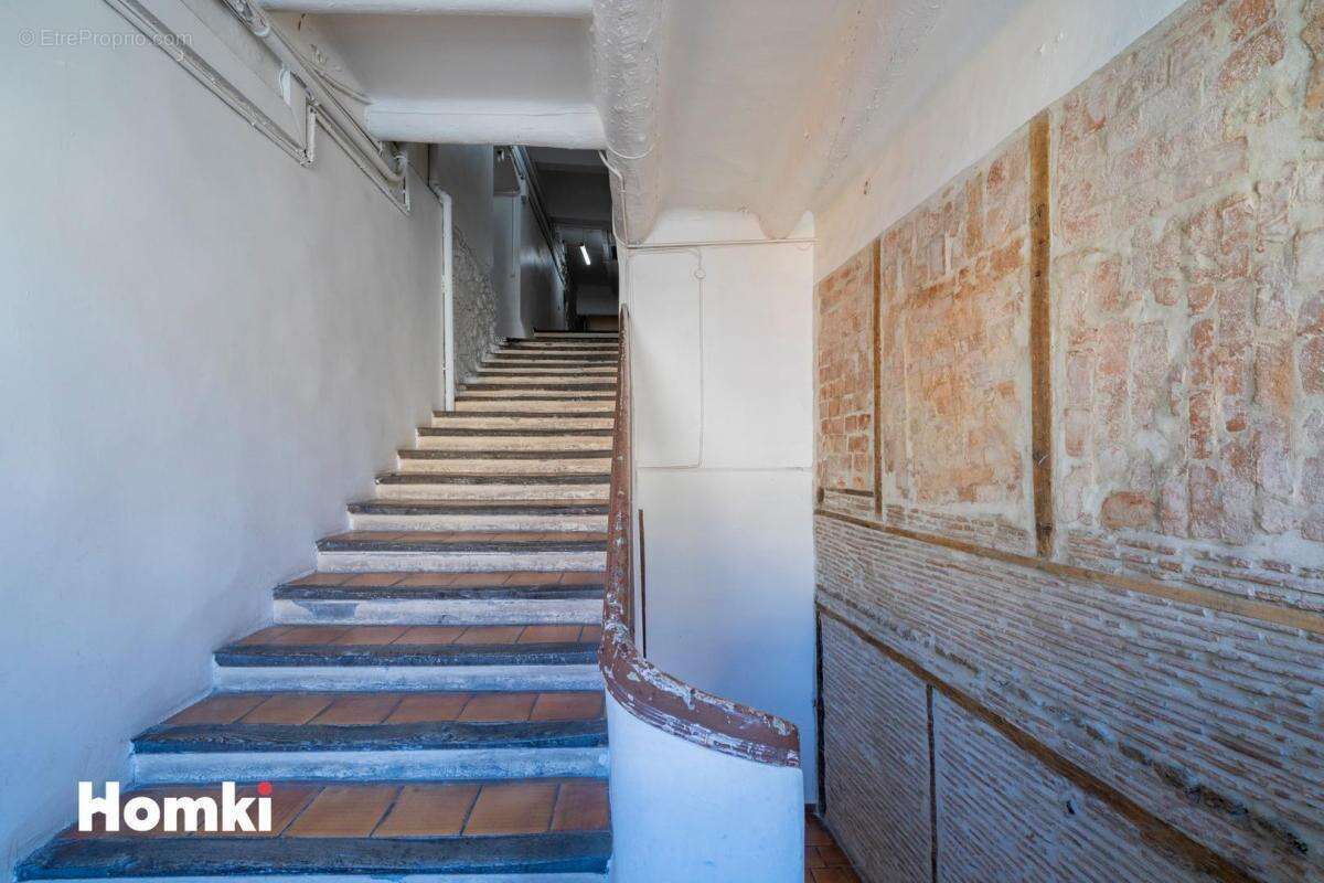 Appartement à MARSEILLE-1E