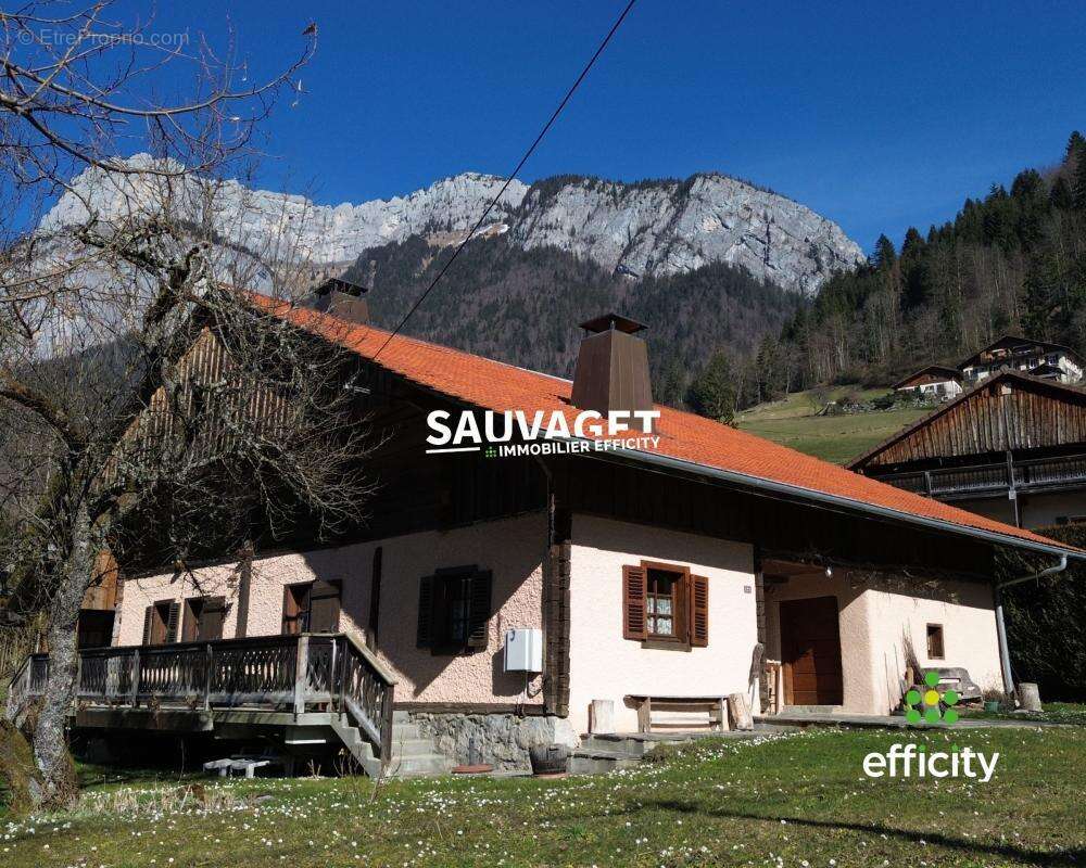 Maison à LE PETIT-BORNAND-LES-GLIERES