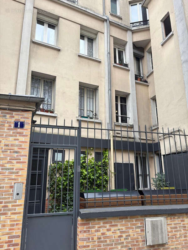 Appartement à PARIS-20E