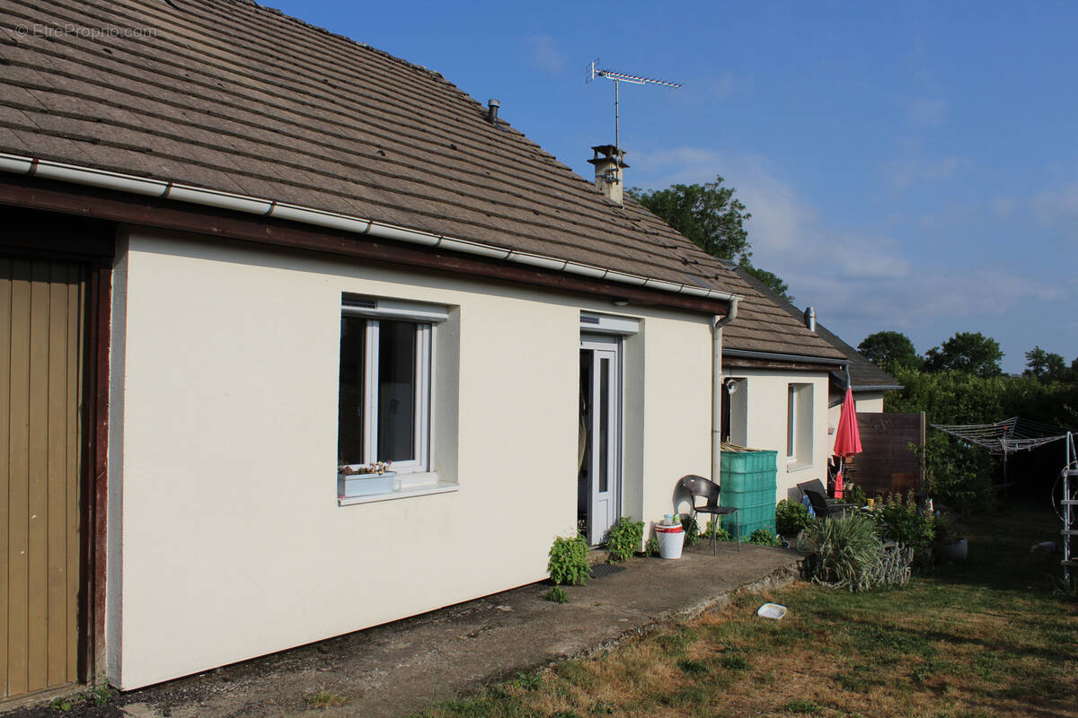 Maison à ANGLARDS-DE-SALERS