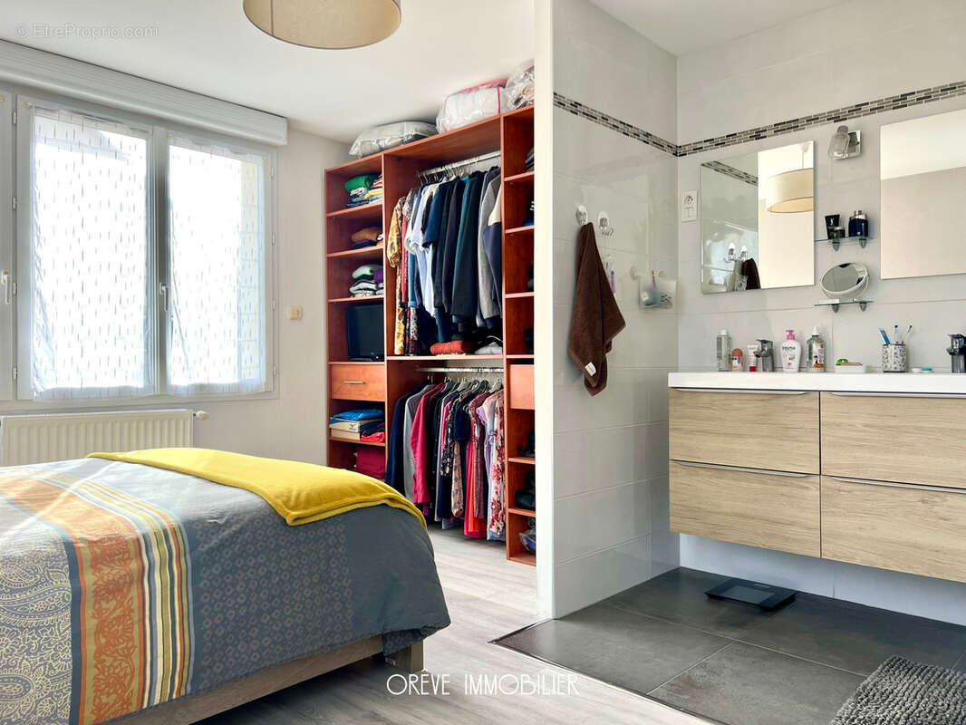 Maison à NOYAL-CHATILLON-SUR-SEICHE