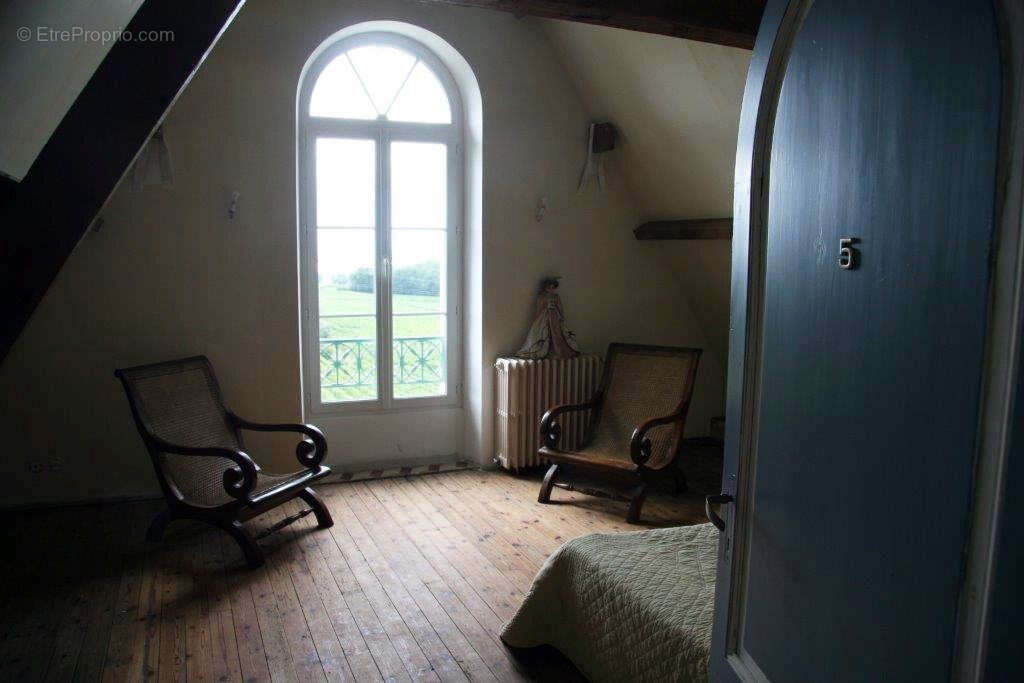 Château et dépendances avec belle vue sur l'estuaire de la Gironde - photo 12
