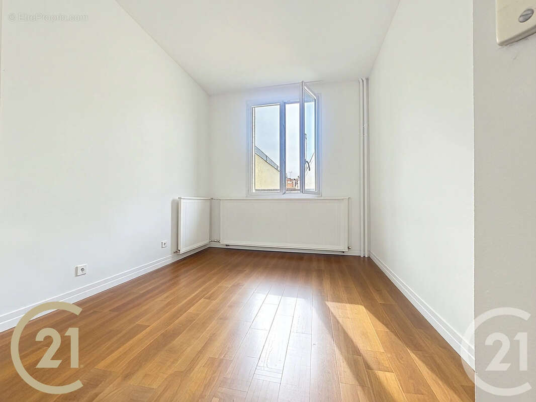 Appartement à PARIS-20E