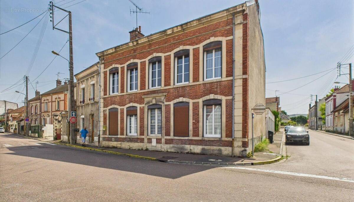 Maison à ROMILLY-SUR-SEINE