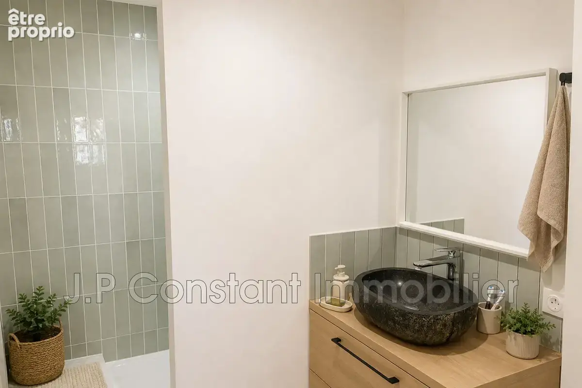 Appartement 3 pièces 73 m² à vendre à La Ciotat (13600) - photo 3