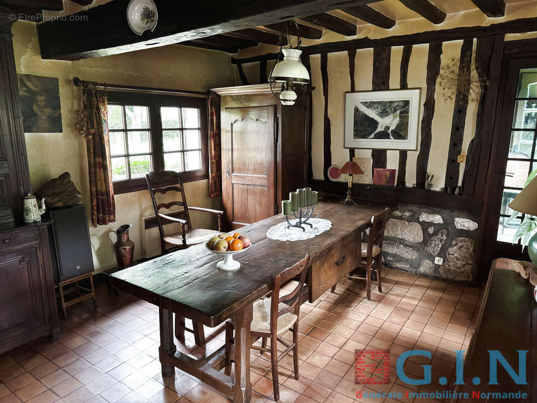 Chaumière 6 pièces de 130m2 - photo 3