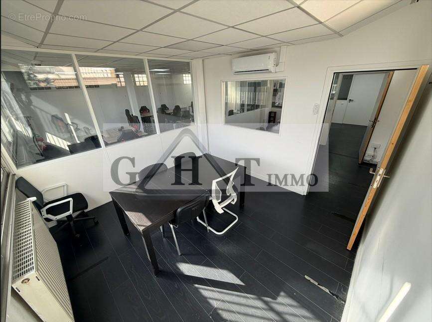 Commerce à MONTREUIL