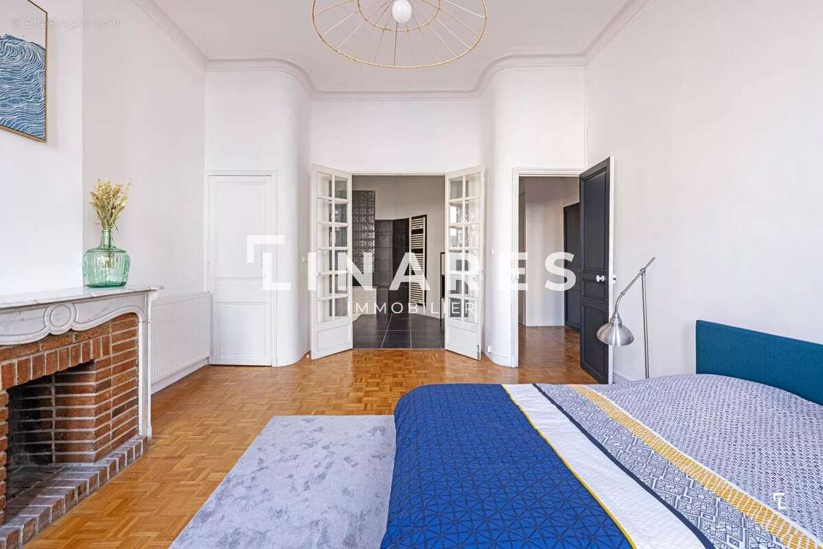 Appartement à MARSEILLE-6E