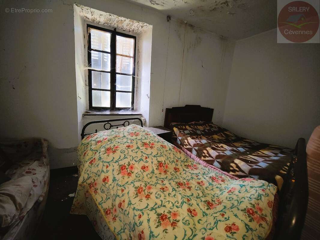 Maison à SAINT-MARTIN-DE-LANSUSCLE