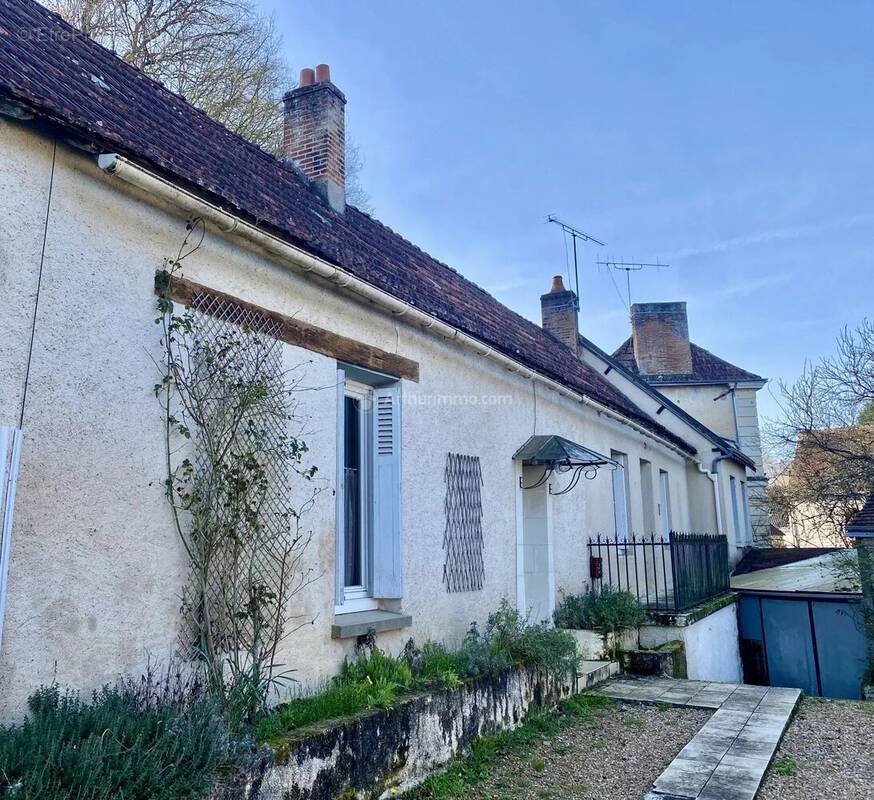 Maison à VILLEDIEU-LE-CHATEAU