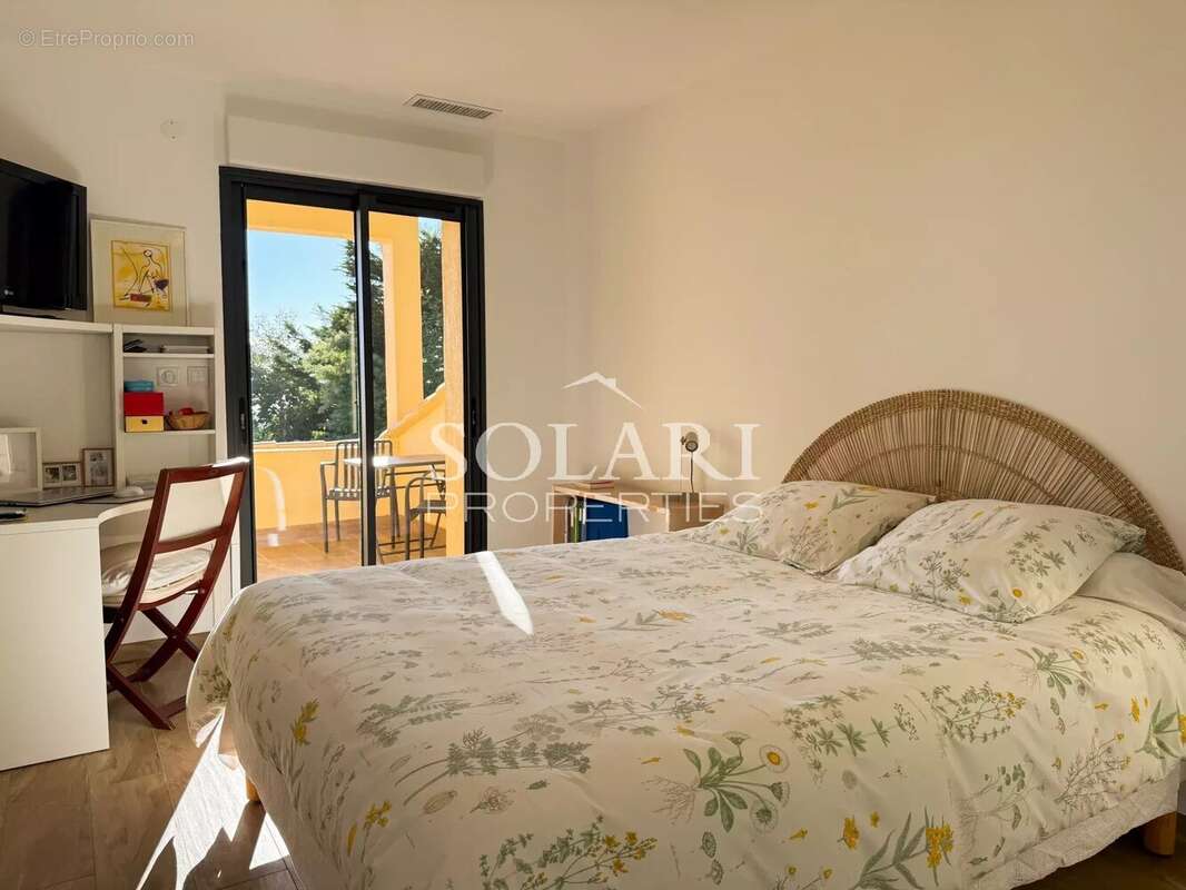 Maison à MANDELIEU-LA-NAPOULE