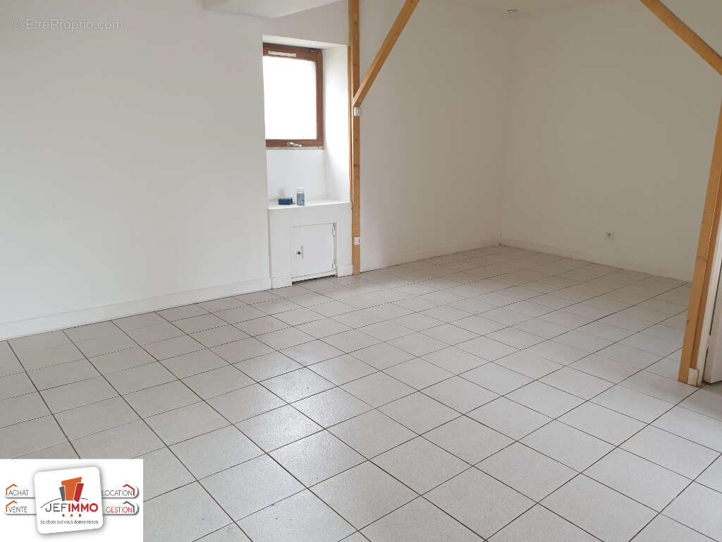 Maison à JOUE-SUR-ERDRE