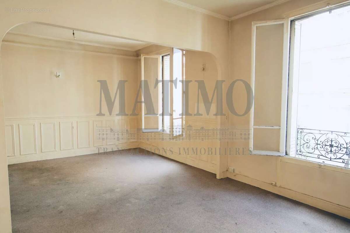 Appartement à LA GARENNE-COLOMBES