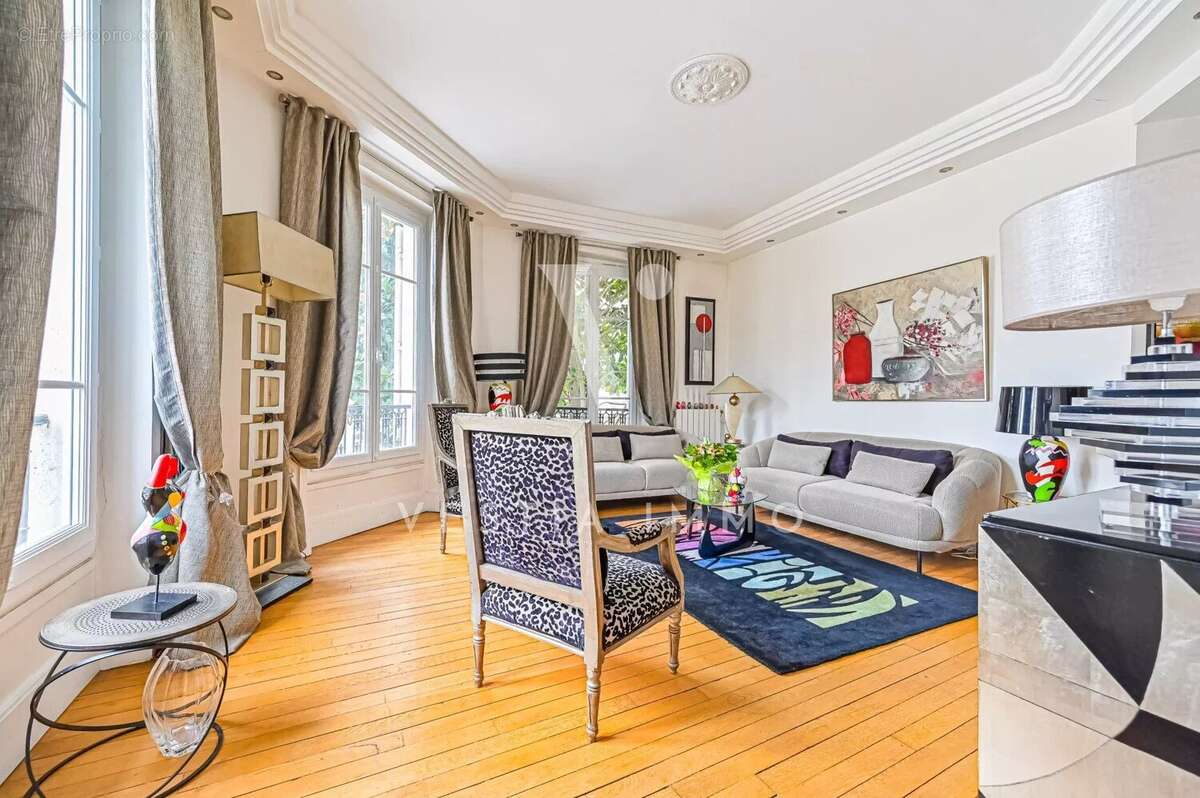 Appartement à NEUILLY-SUR-SEINE