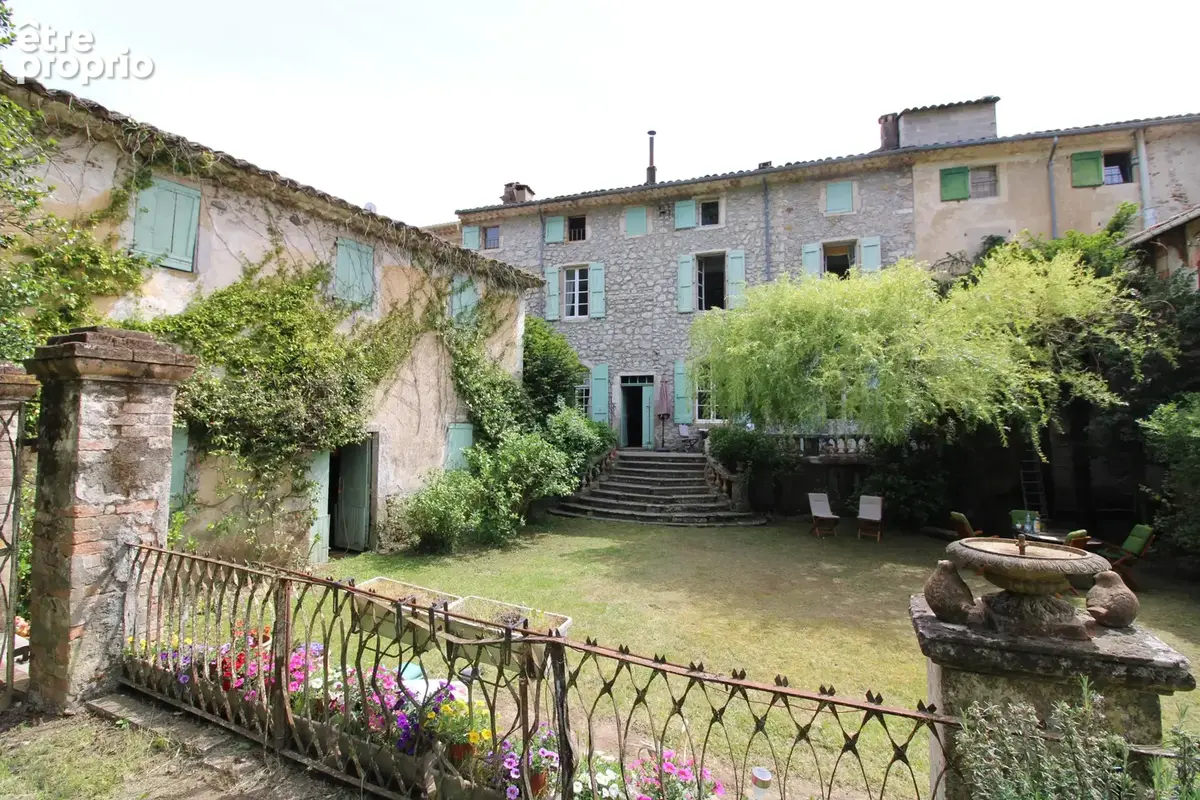 Maison de maitre 464 m2 + 150 m2 caves et garage.. - photo 24