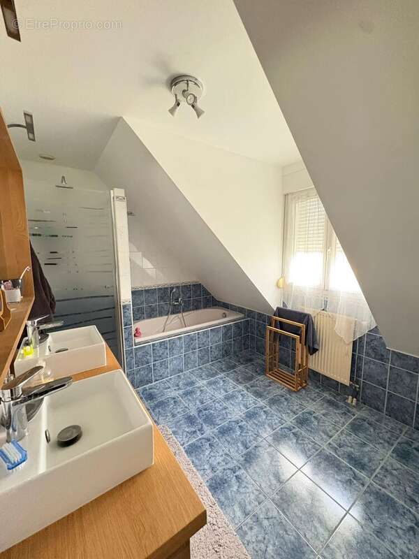 Maison à VIGNEUX-SUR-SEINE