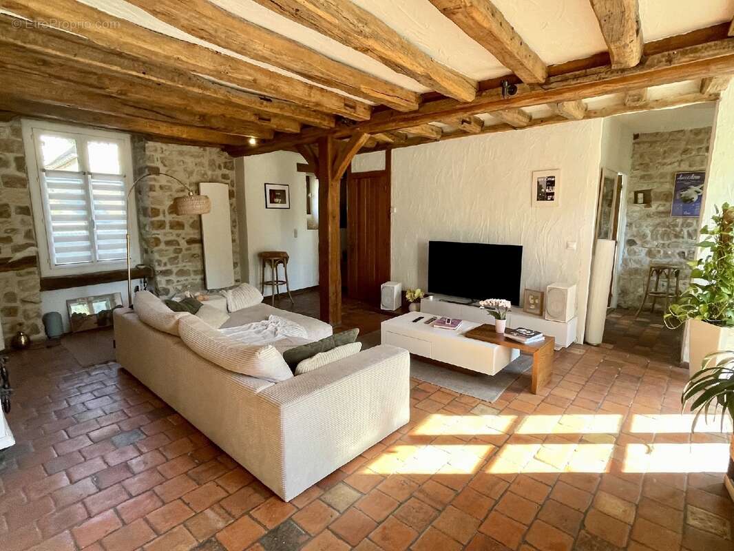 Maison 132 m² à Noisy-Sur-Ecole  - photo 3