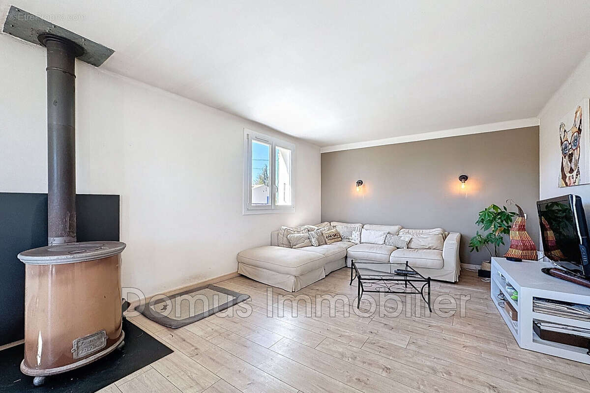 Maison à SAINT-SATURNIN-LES-AVIGNON