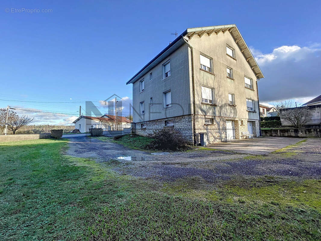 Appartement à NEUFCHATEAU