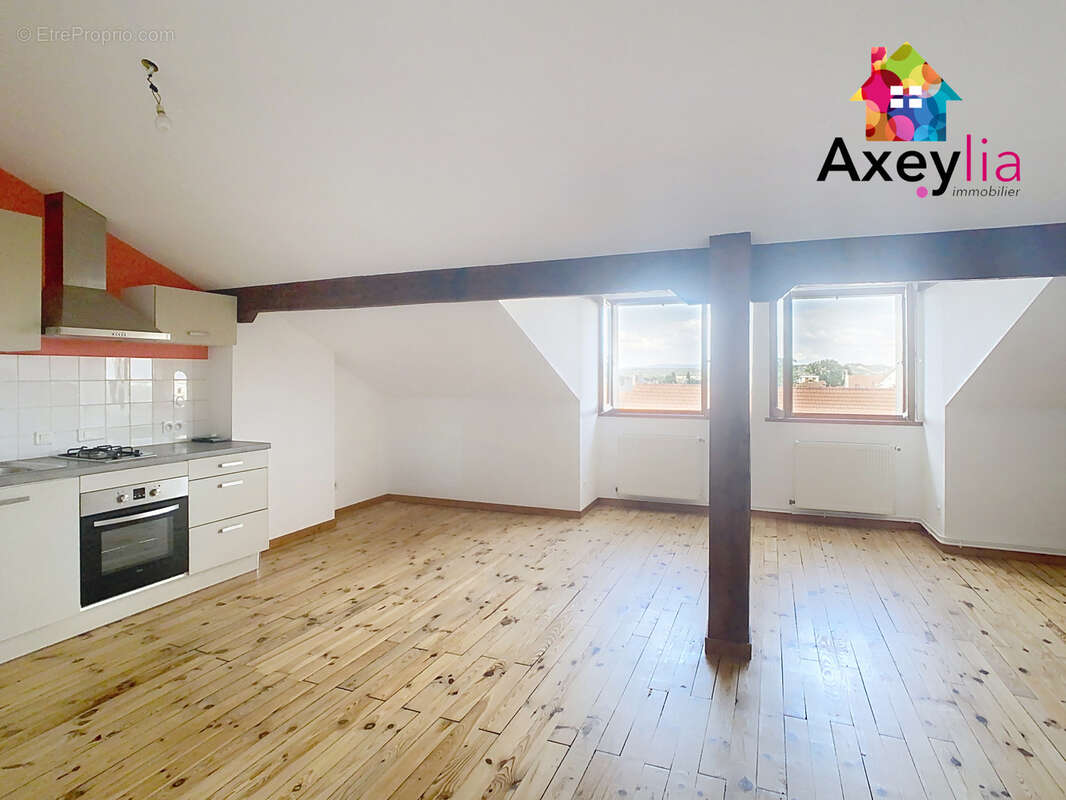 Appartement à LE COTEAU