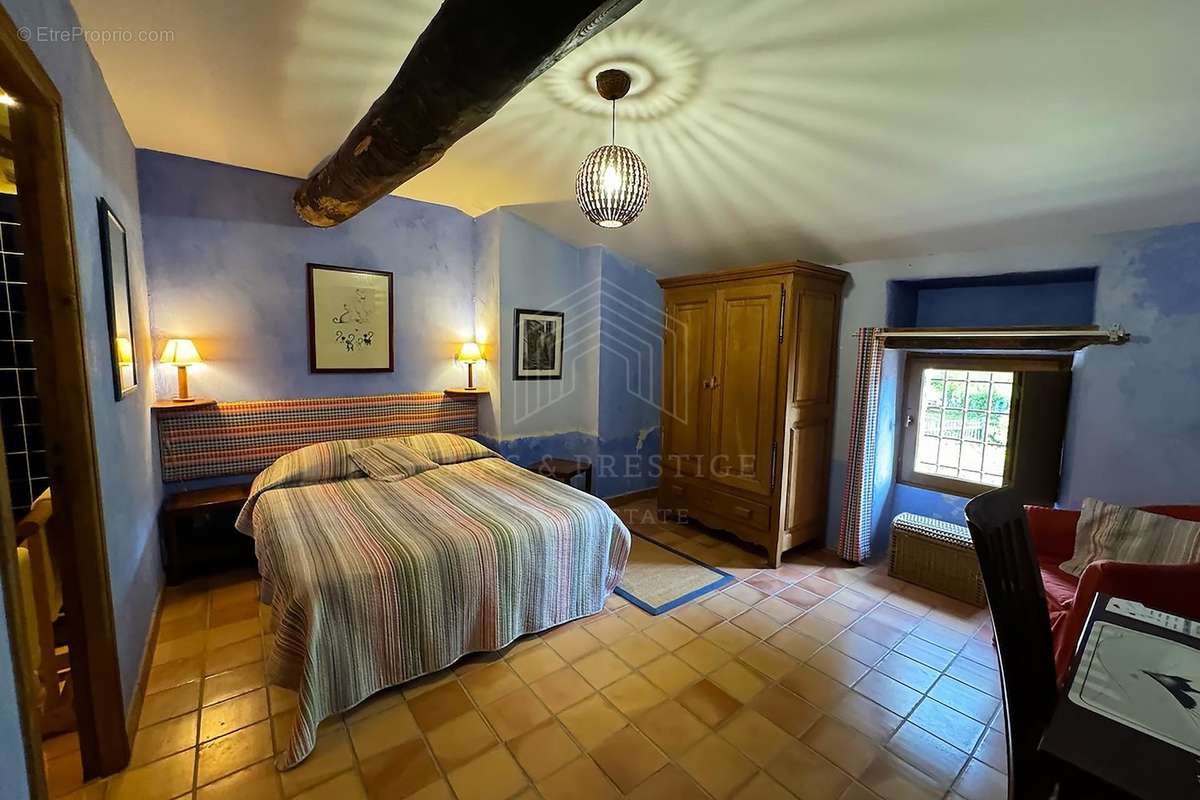 Maison à SAINT-LAURENT-DE-CERDANS