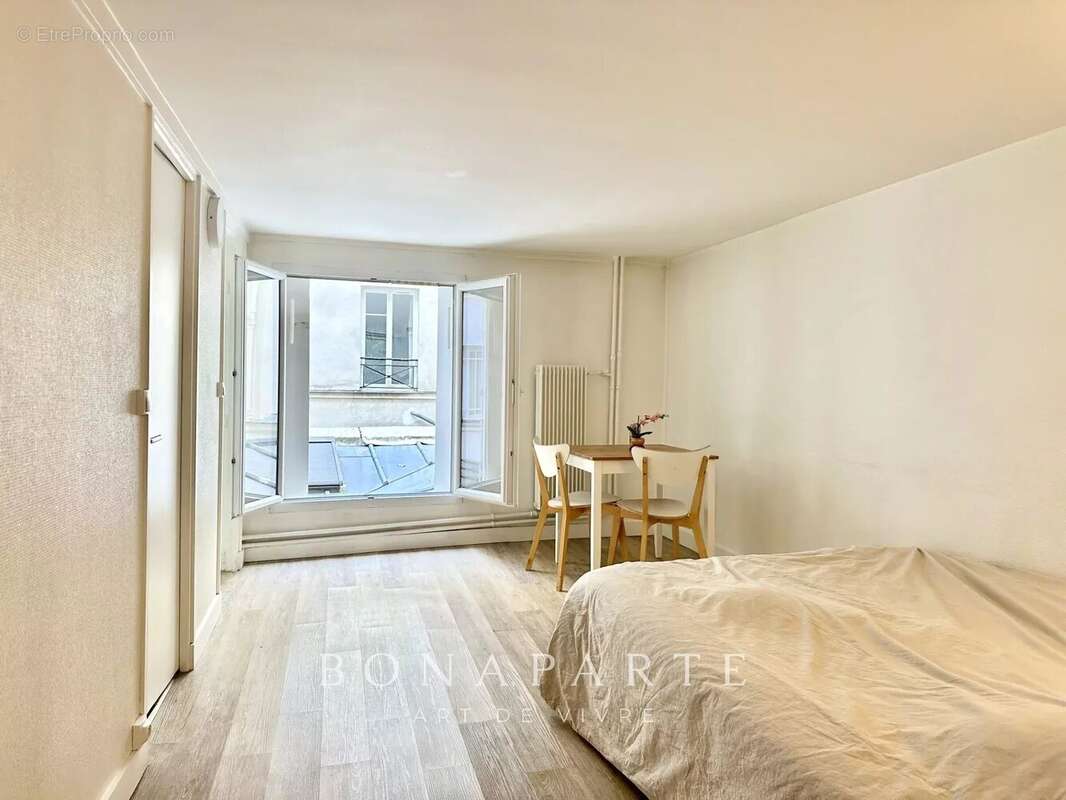 Appartement à PARIS-11E