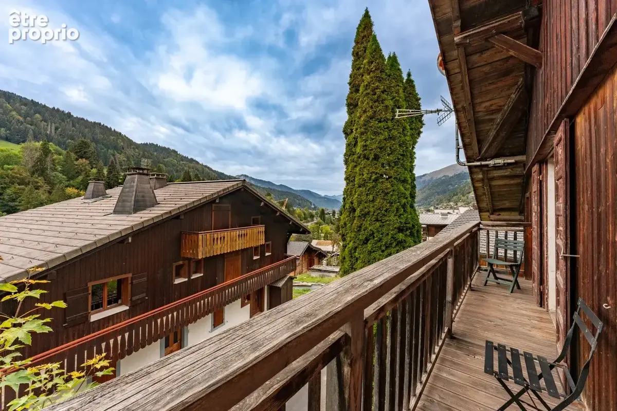 MORZINE – Chalet traditionnel de 7 chambres comprenant deux appartements indépendants - photo 3