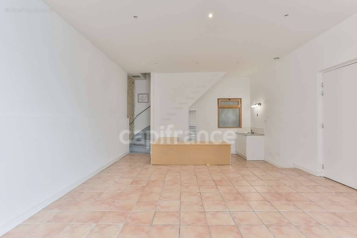 Terrasse en toiture & grand garage : une maison de village rare proche d’Uzès - photo 2