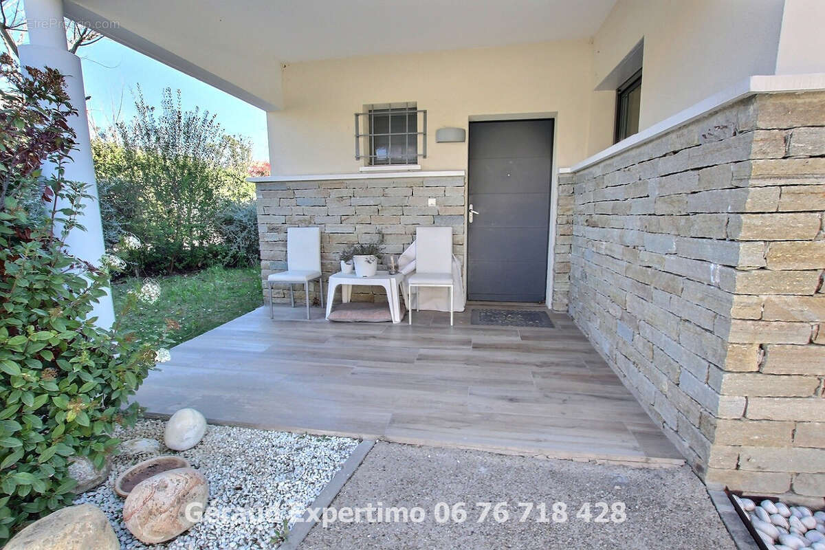 Superbe villa 5 pièces avec vue imprenable sur le golf  10mn du centre  Aix-en-Provence - piscine - photo 19