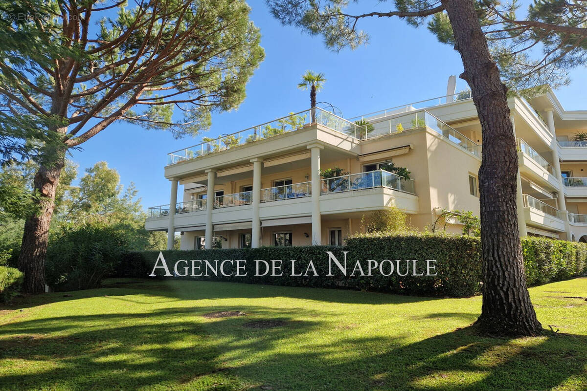 Appartement à MANDELIEU-LA-NAPOULE