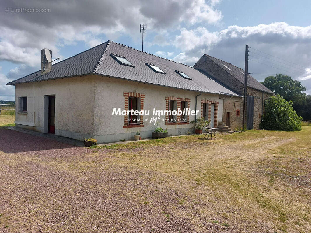 Maison à SAINT-GEORGES-LE-GAULTIER