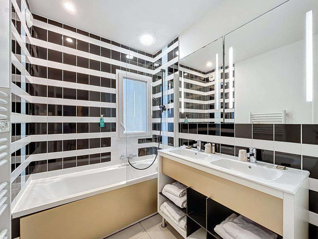 Appartement à MOUGINS