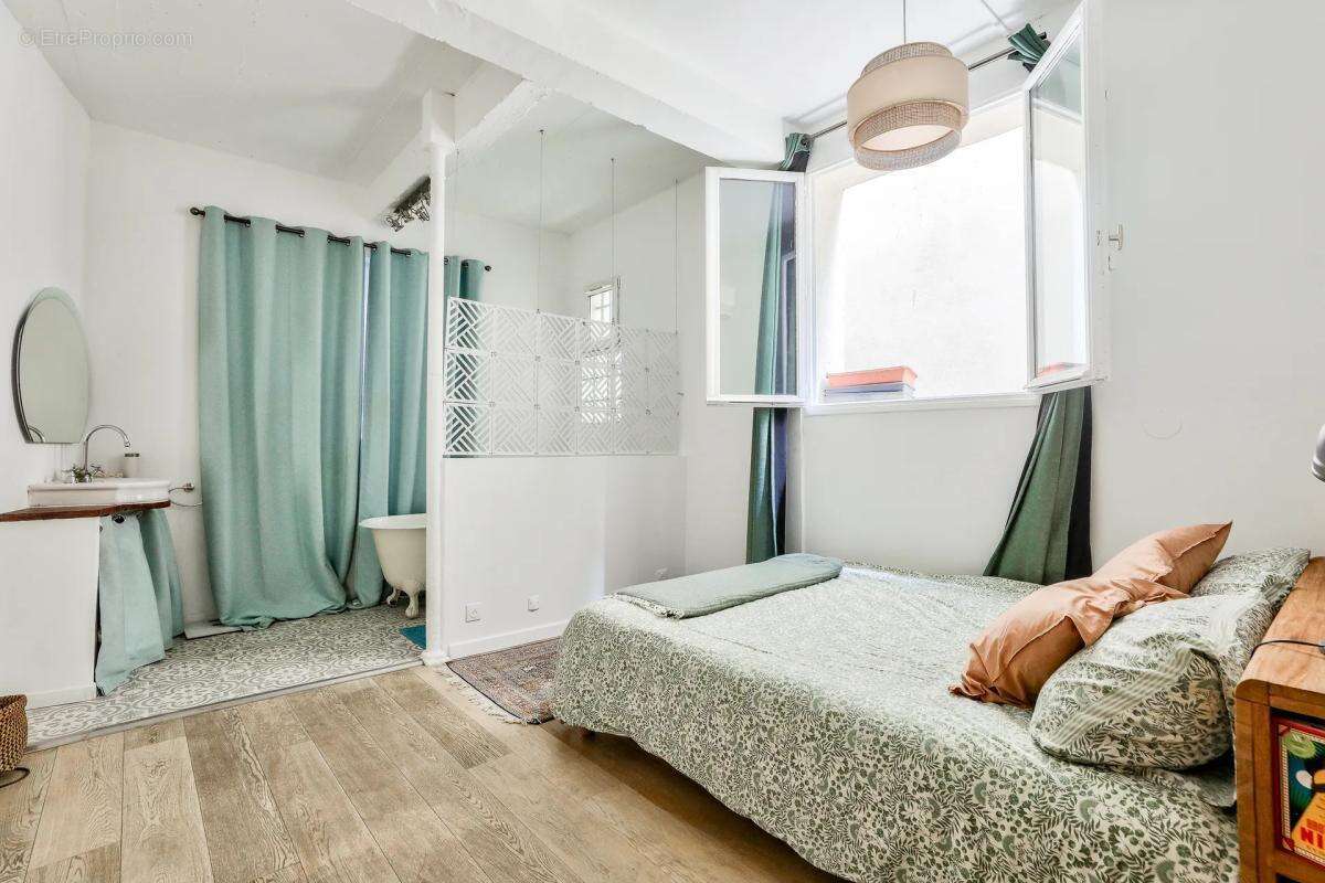 Appartement à PARIS-20E