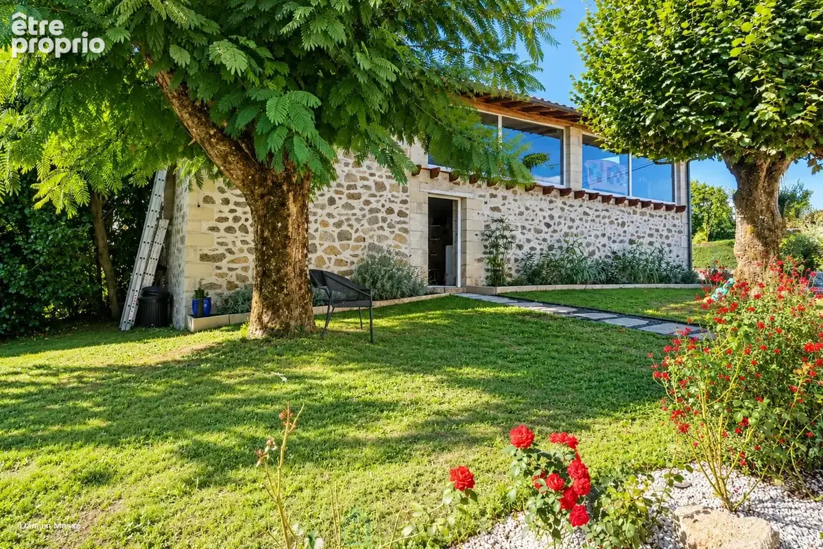 Maison de maître des années 30 - Elégance, nature et vie de village au coeur du Périgord vert. - photo 7