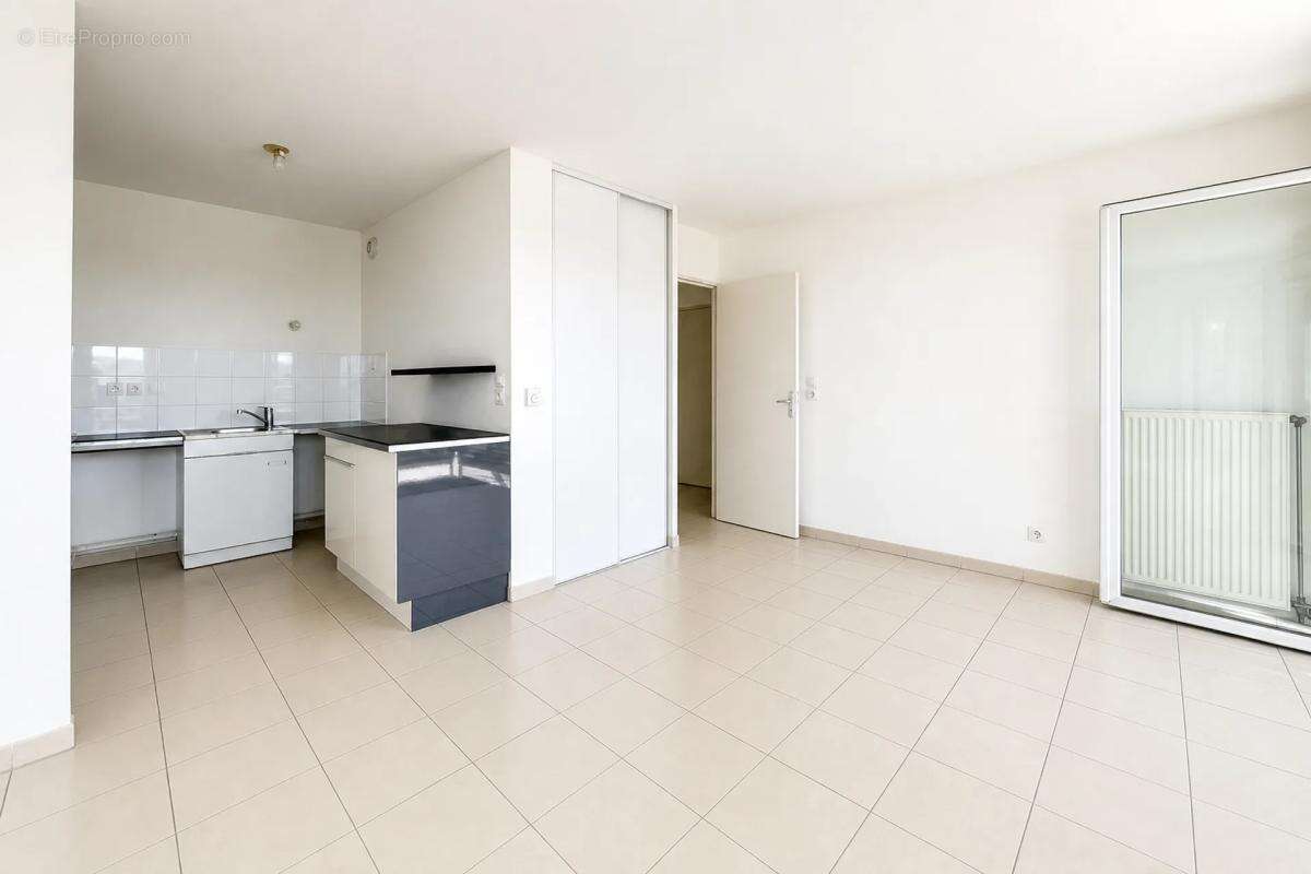 Appartement à MARSEILLE-2E