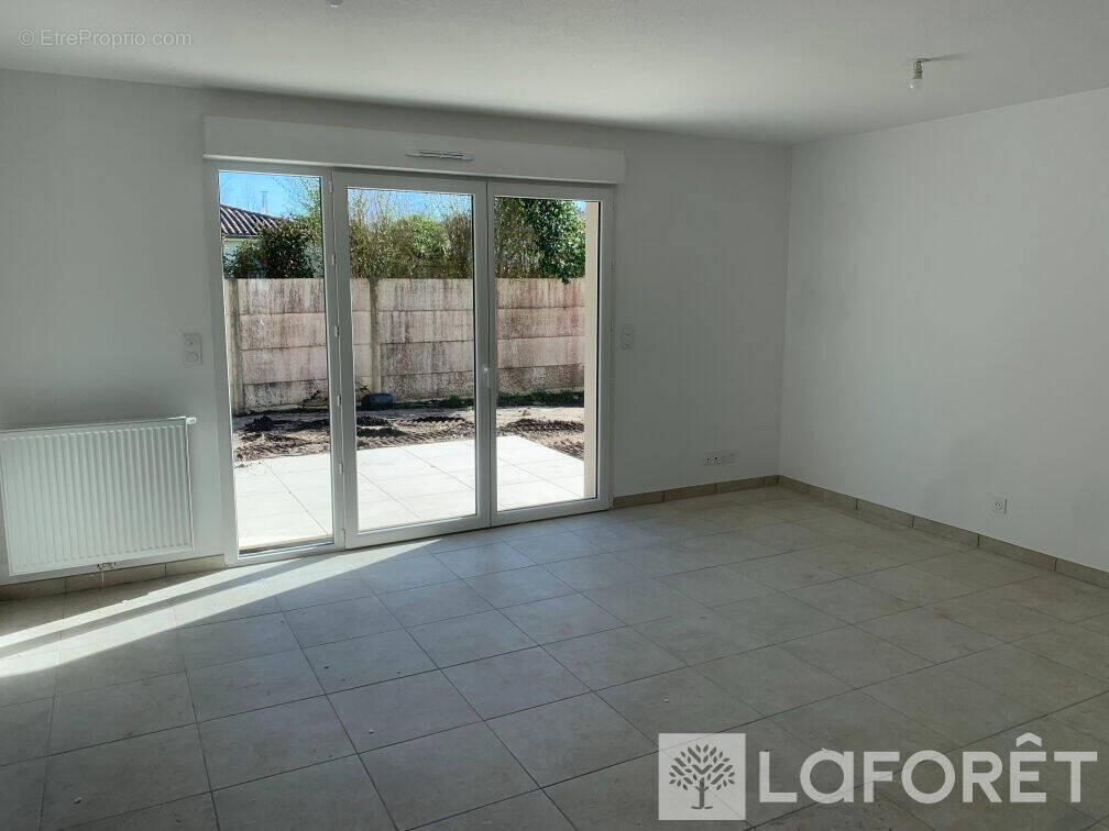 Maison à SAINT-JEAN-D'ILLAC