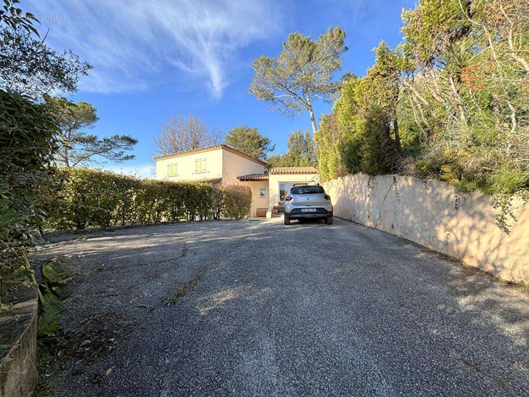 La Colle-sur-Loup, Élégante maison familiale rénovée, calme absolu - photo 17