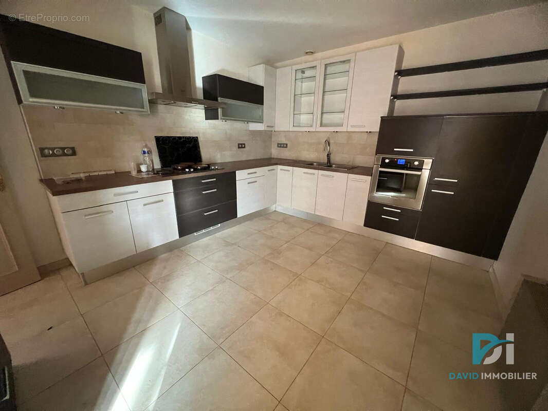 Bassan : grande villa de 233 m2 sur terrain de 1082 m2 en cours de rénovation - photo 4