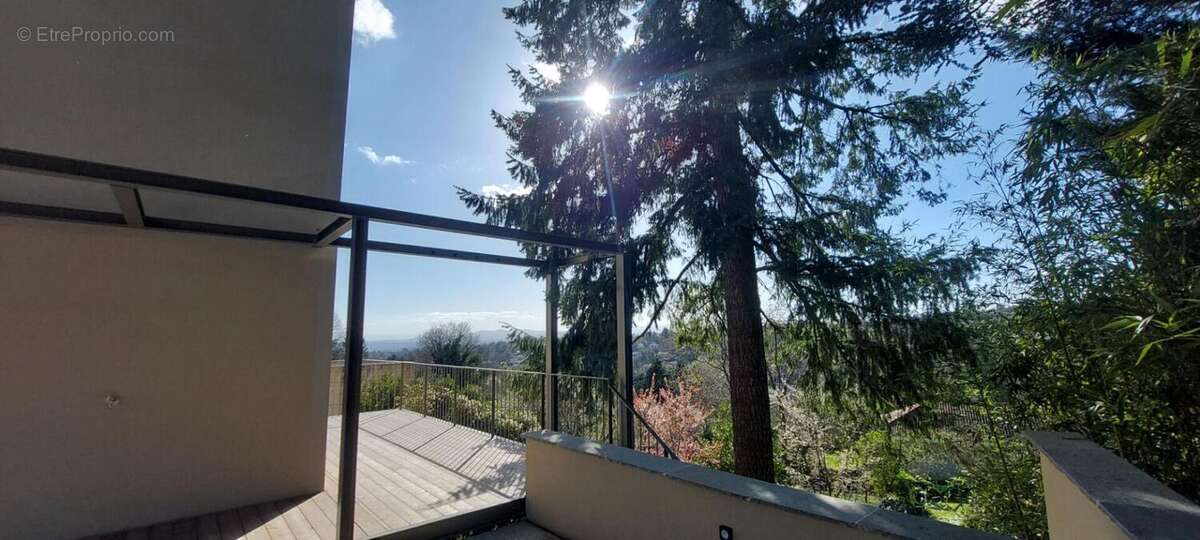 Maison à SAINT-CYR-AU-MONT-D'OR