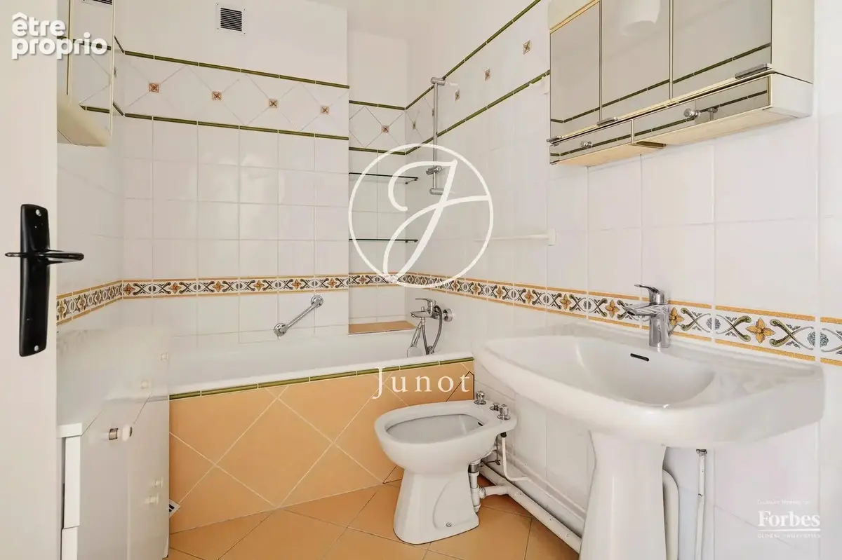 Versailles - MONTREUIL - Appartement familial - 110 m² - 3 chambres - Balcon - photo 13