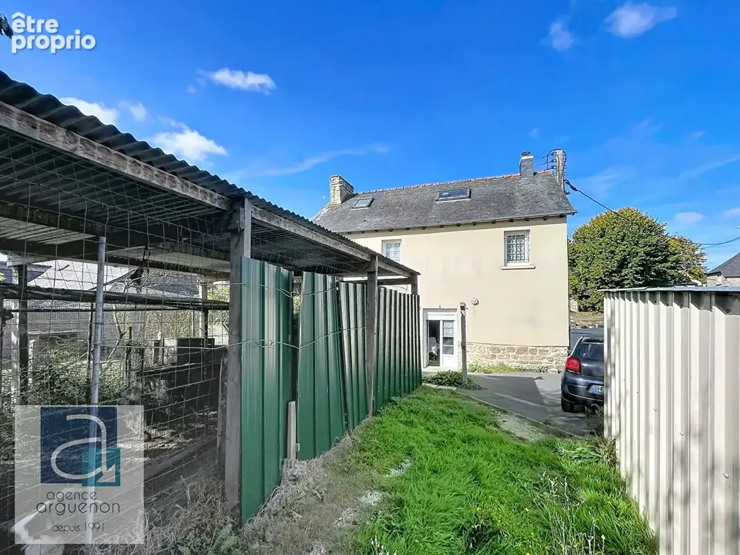 CAULNES - Maison de caractère avec dépendances, à proximité du centre-bourg - photo 11